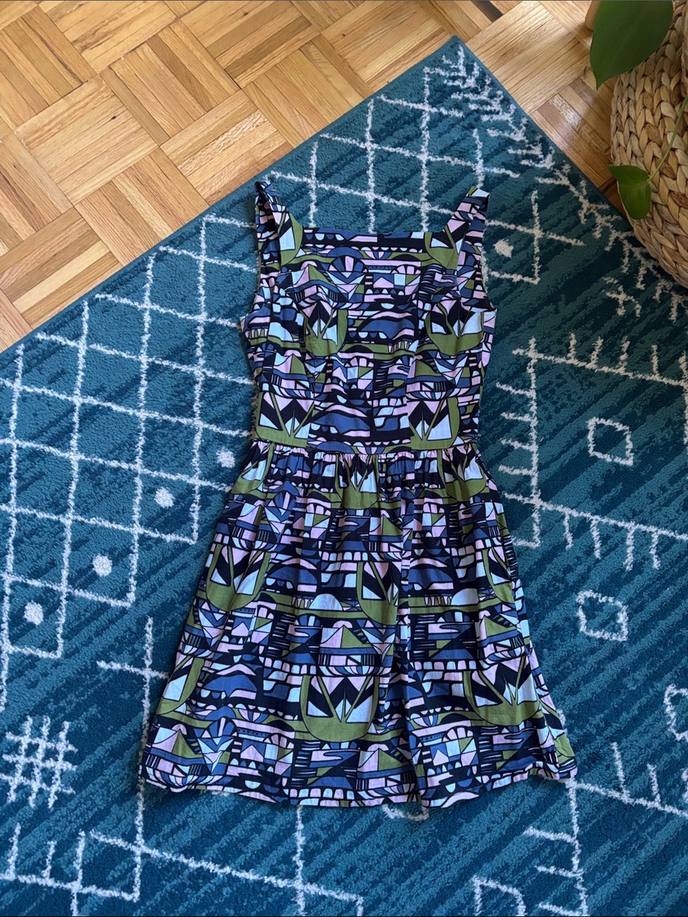 Nooworks Geometric Back Button Dress